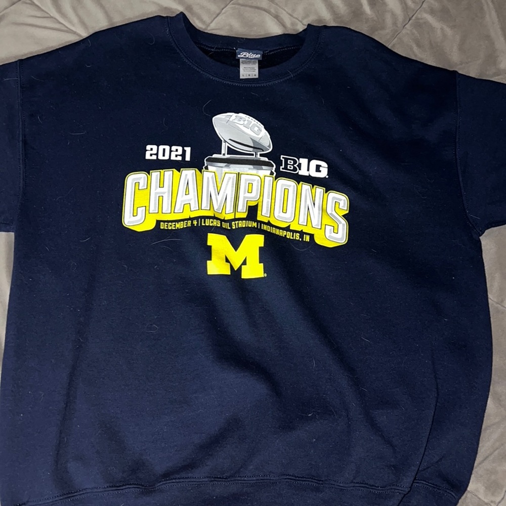 Men’s Blue84 Michigan 2021 BIG10 Football Champions Crewneck Sweatshirt